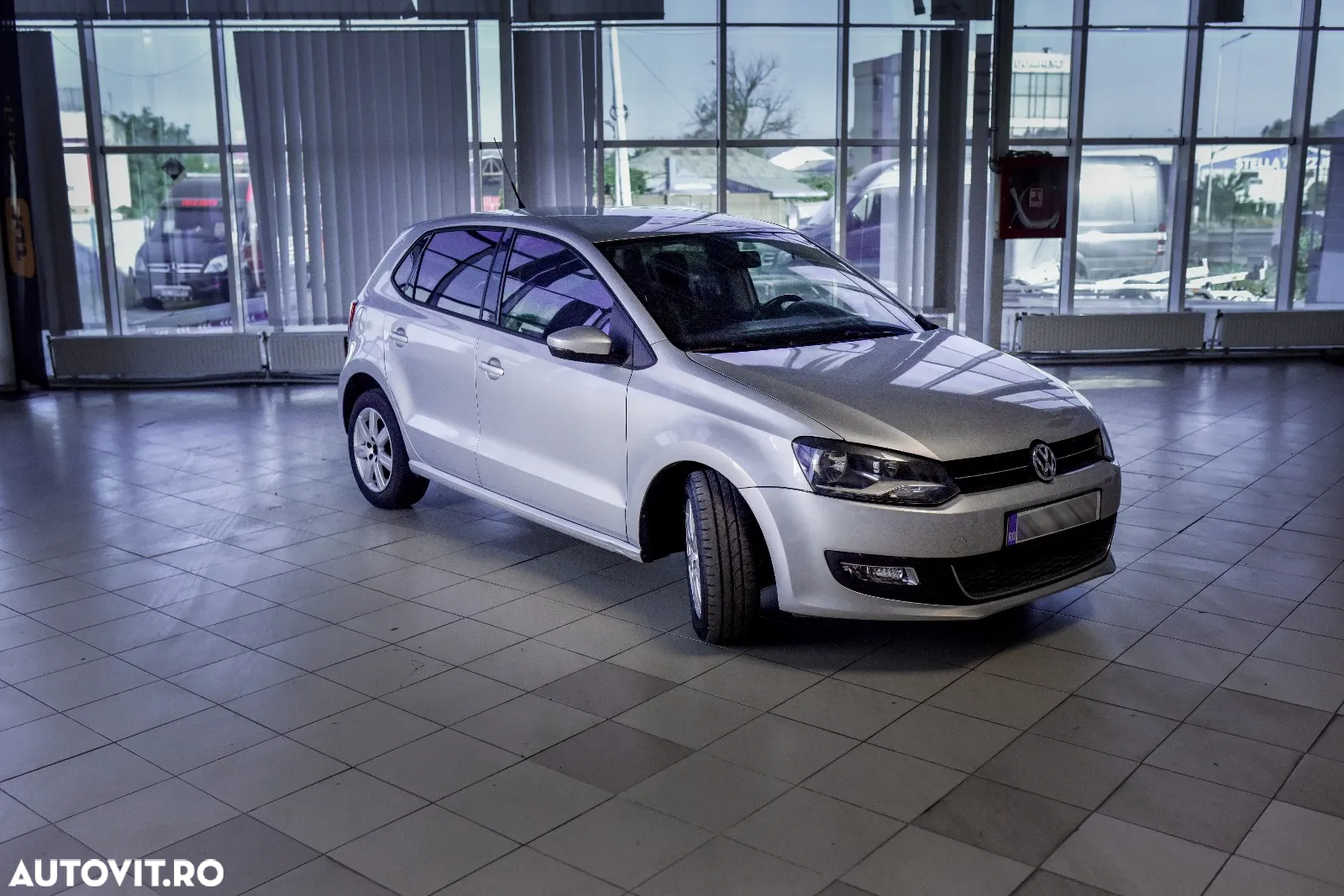 Volkswagen Polo 1.4 Attractive Aut. - 2
