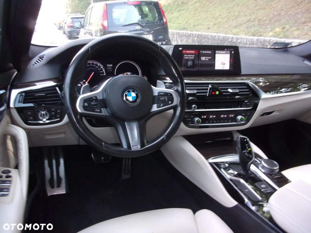 BMW Seria 5 530i xDrive Luxury Line - 21