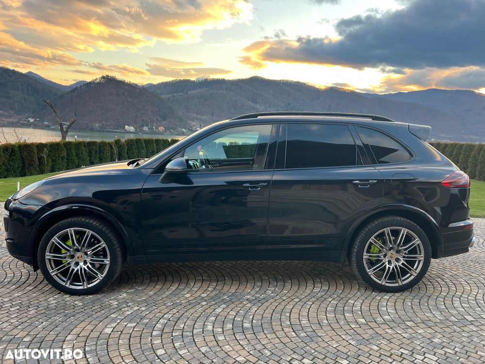 Porsche Cayenne S E-Hybrid Platinum Edition - 3