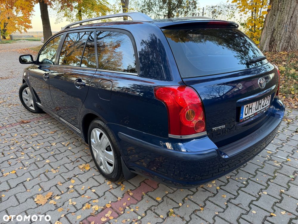 Toyota Avensis - 4