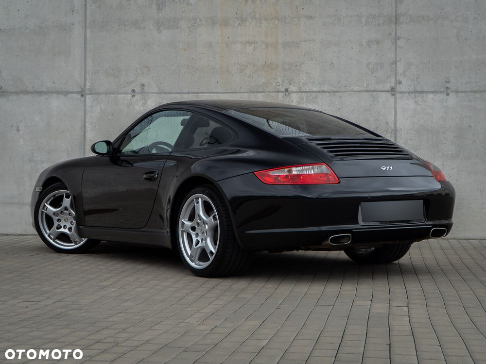 Porsche 911 Carrera Tiptronic S - 11