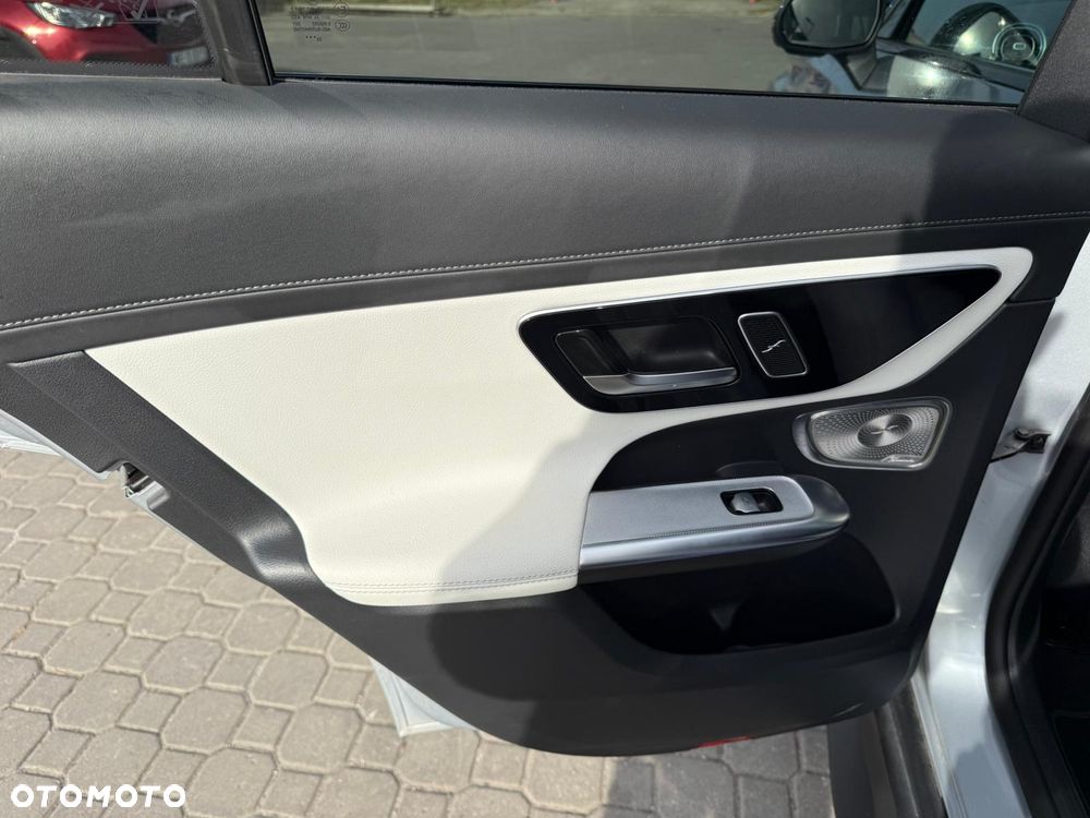Mercedes-Benz GLC 300 e PHEV 4-Matic AMG Line - 23