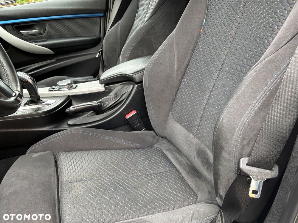 BMW Seria 3 320i M Sport - 27