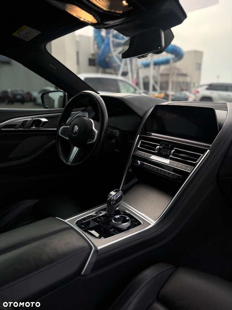 BMW Seria 8 840i - 15