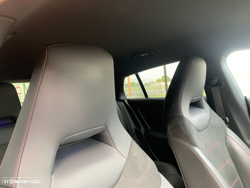 Mercedes-Benz CLA 200 d Shooting Brake AMG Line Aut. - 19