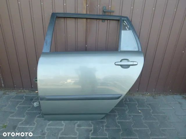 DRZWI LEWY TYŁ LEWE TYLNE KOMPLETNE TOYOTA COROLLA E12 KOMBI KOLOR 1C3 - 2