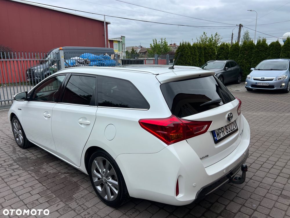 Toyota Auris 1.8 HSD Luna - 4