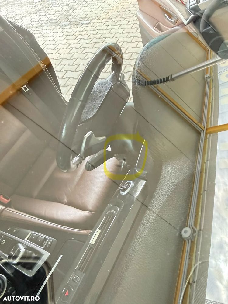 BMW Seria 5 525d xDrive - 15