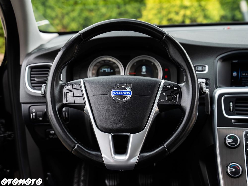 Volvo V60 D4 Momentum - 32