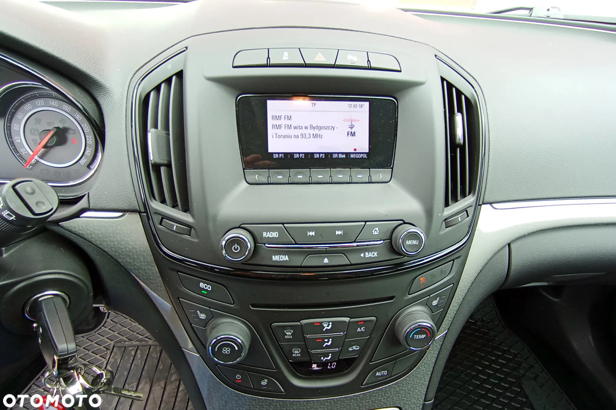 Opel Insignia - 27