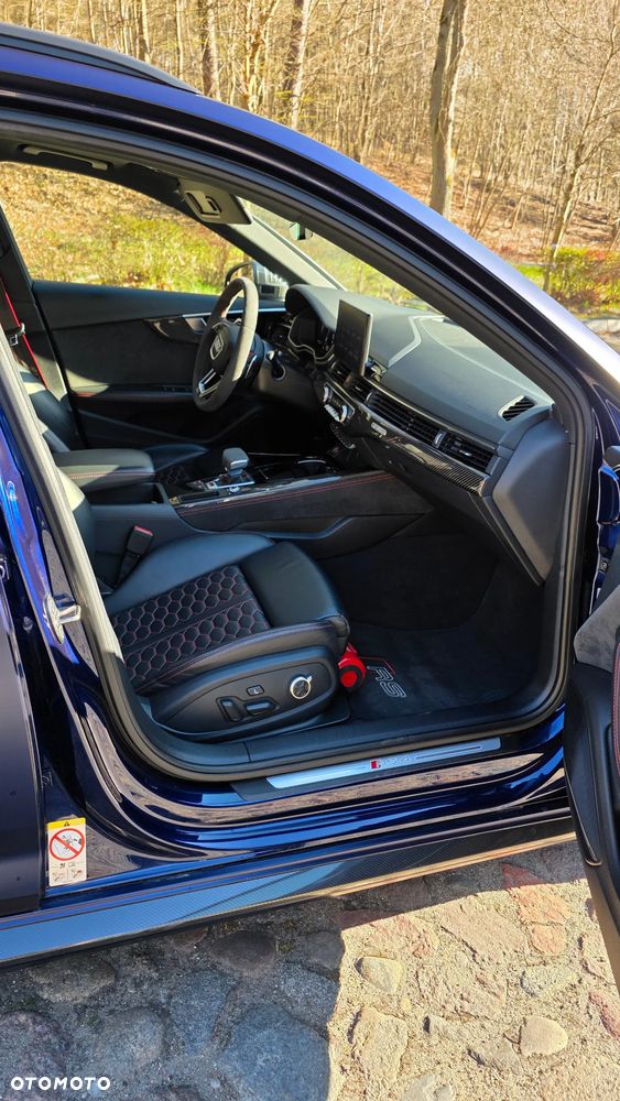 Audi RS4 Avant - 9
