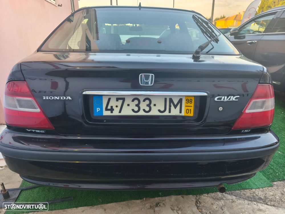Honda Civic 1.5i LS - 26