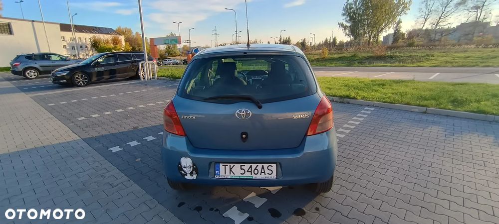 Toyota Yaris ver-1-4-d--4d - 10