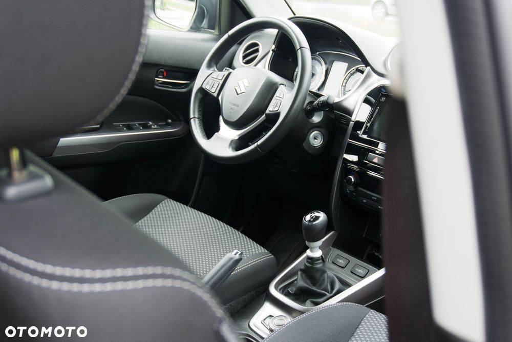 Suzuki Vitara 1.4 Boosterjet SHVS Premium 4WD - 7