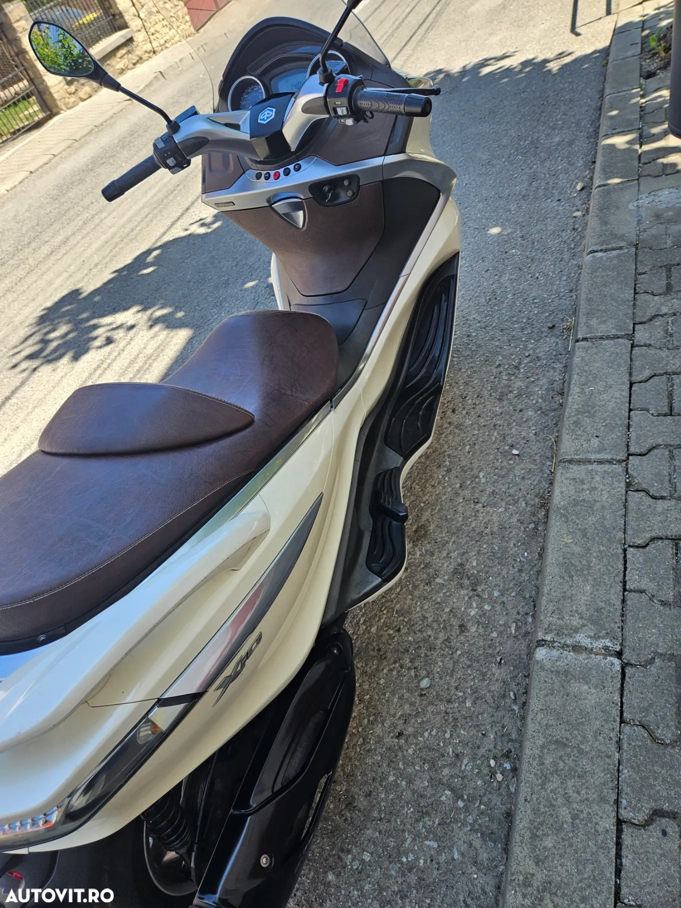 Piaggio X10 350 - 9