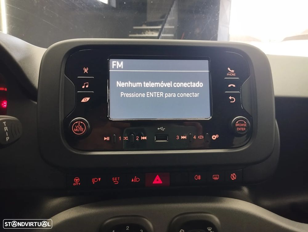 Fiat Panda 1.0 Hybrid City Cross — fotografia 16