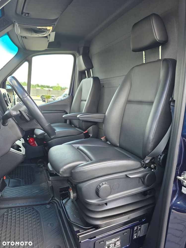 Mercedes-Benz SPRINTER 319 3.0 CDI KONTENER 4,28cmDługi 2,29cmSzero 2,24cmWysok + WINDA 750Kg 42Tyś km SERWIS DO OSTATNIEGO Km ASO MERCEDES-BENZ SALON PL STAN NOWY NOWY NOWY FABRYCZNA GWARANCJA - 35