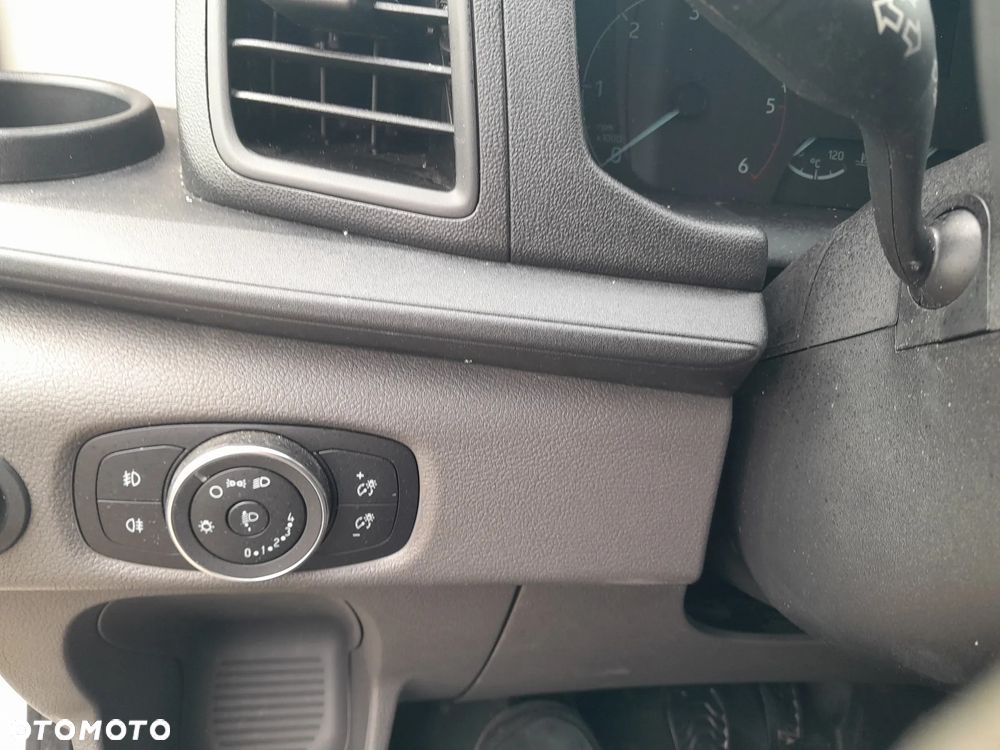 Ford Transit - 15