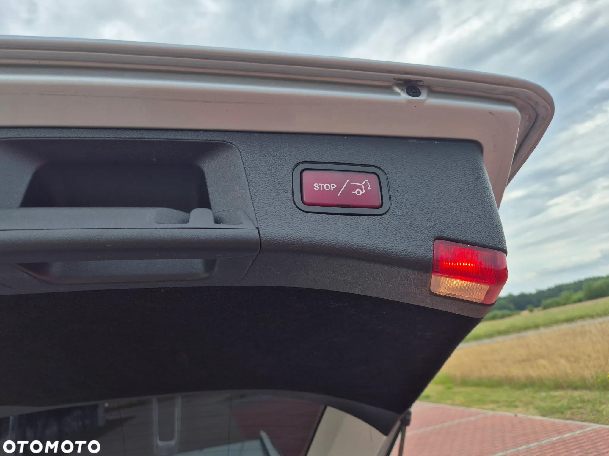 Mercedes-Benz Klasa E 200 BlueTEC 7G-TRONIC Classic - 27