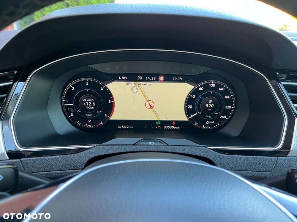 Volkswagen Passat - 9