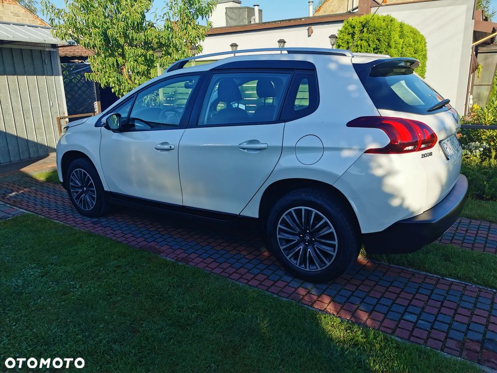 Peugeot 2008 1.2 Pure Tech GPF Allure S&S - 4