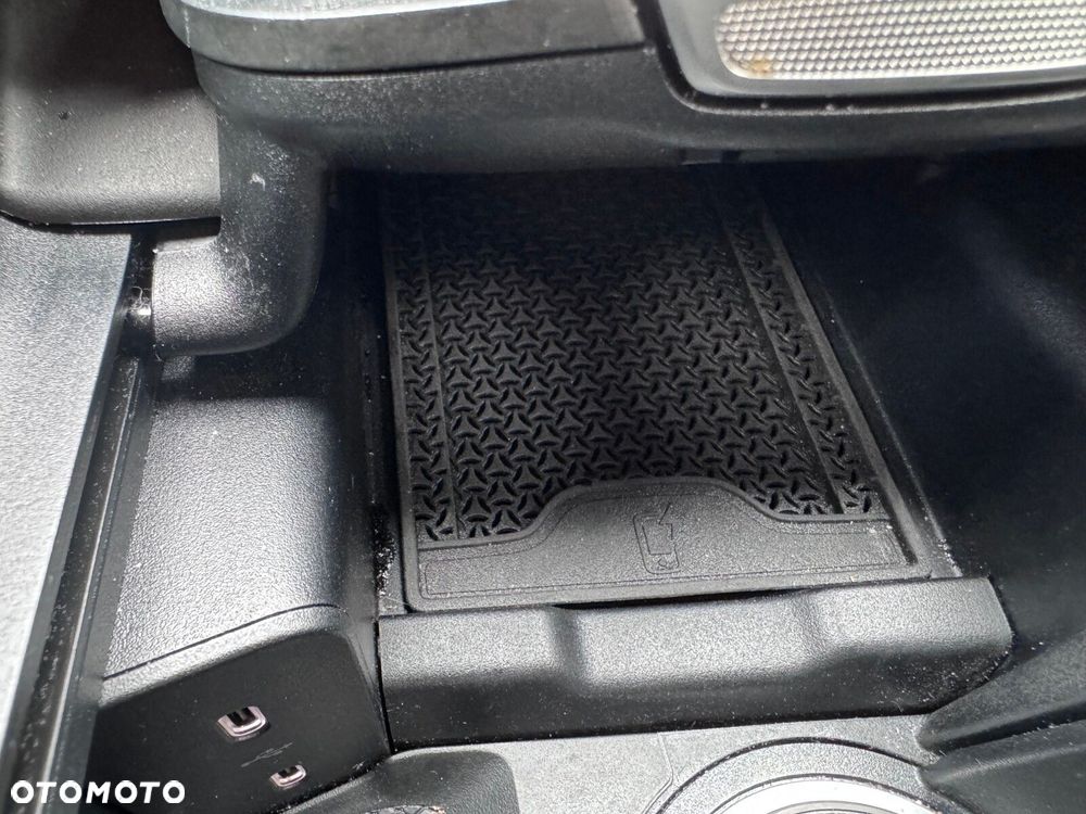 Mercedes-Benz Klasa E 220 d mHEV 4-Matic AMG 9G-Tronic - 26