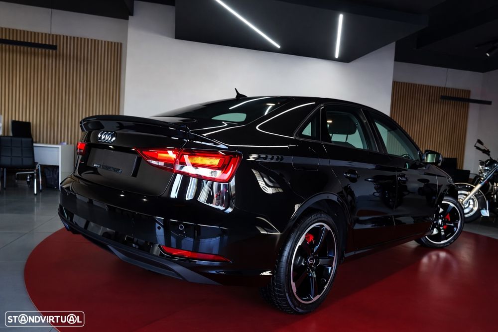 Audi A3 Limousine 30 TDI S-line - 2