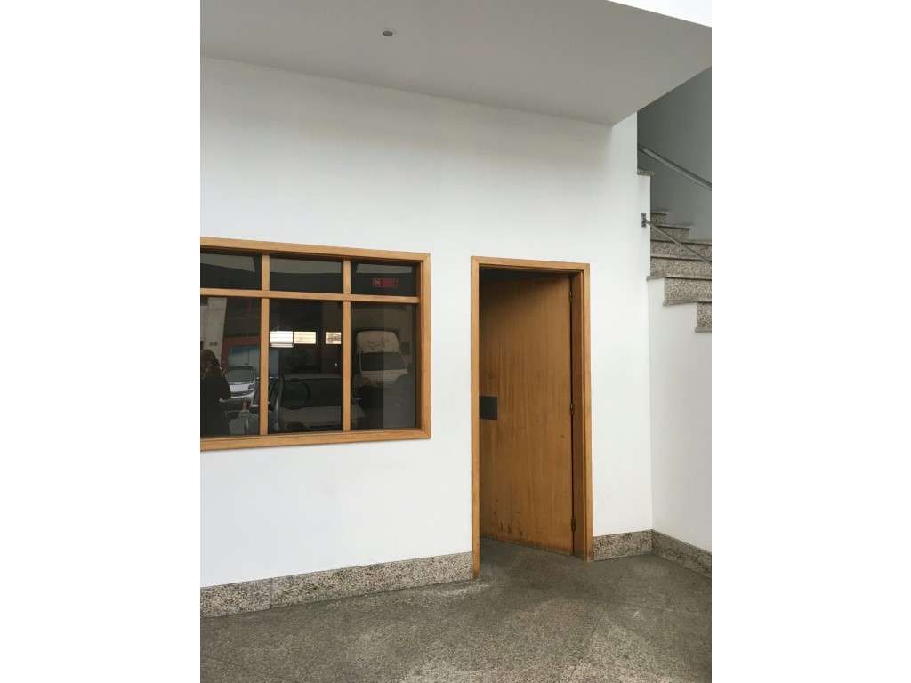 Armazém Pronto a Ocupar - Moreira, Maia - Grande imagem: 3/5