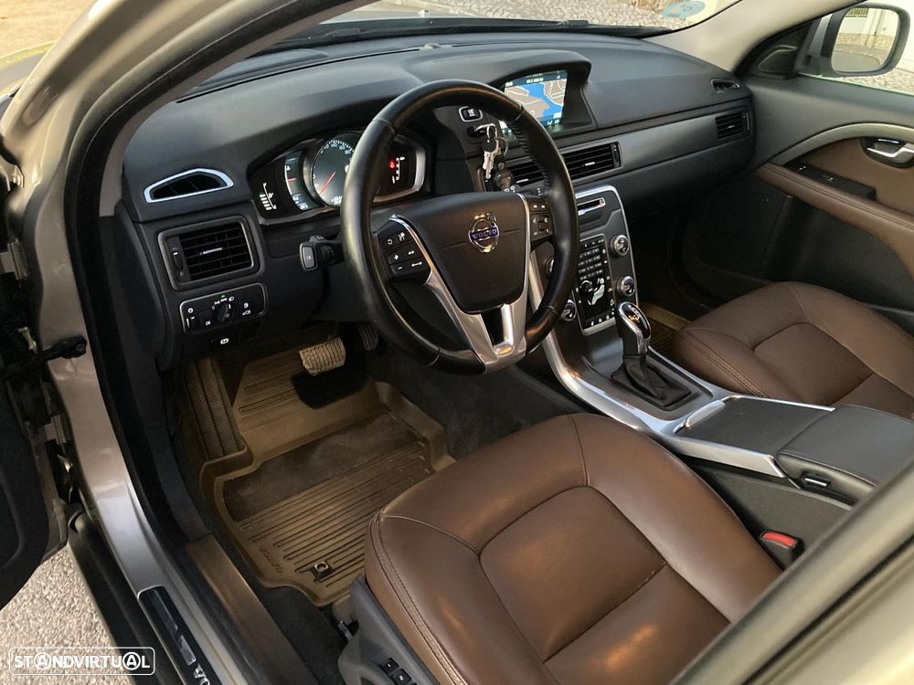 Volvo XC 70 2.4 D4 Summum AWD Geartronic - 7