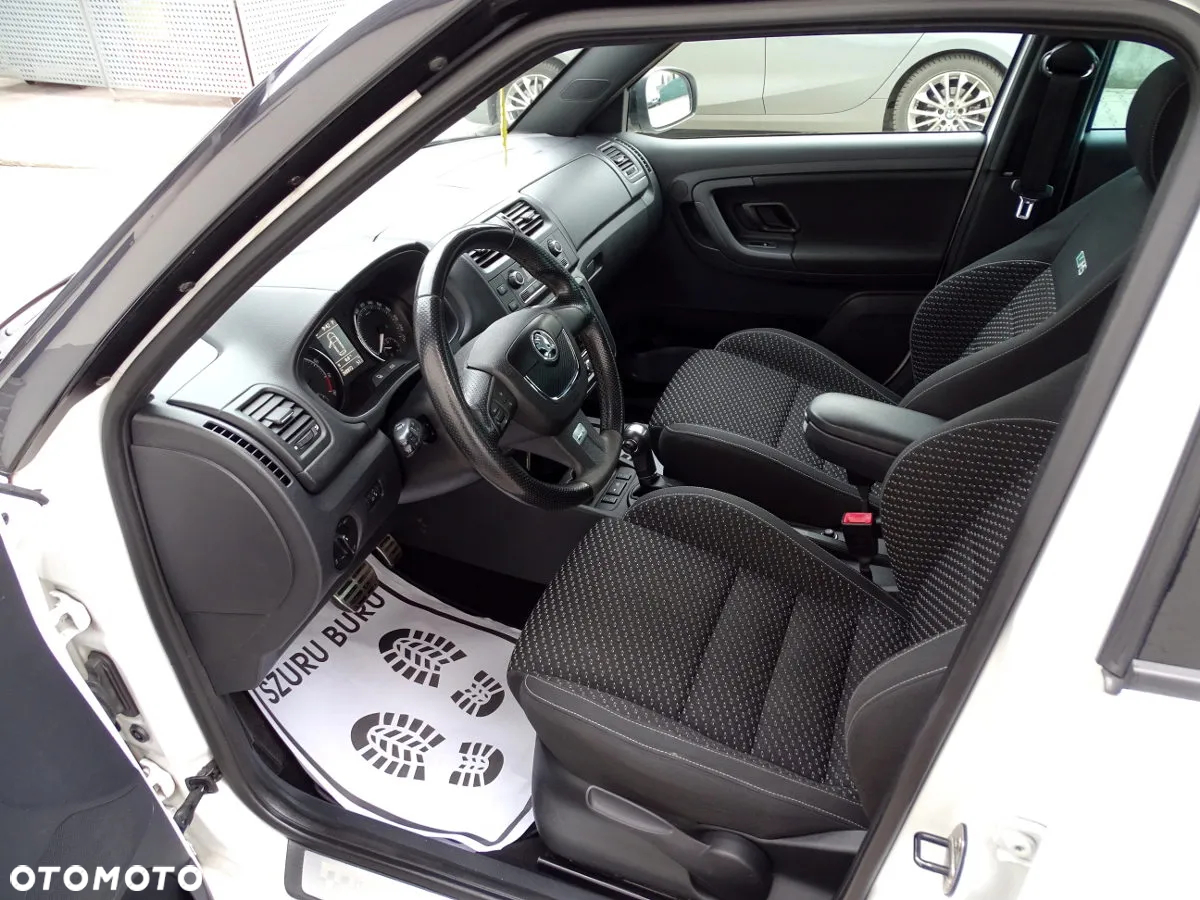 Skoda Fabia 1.4 TSI DSG RS - 11