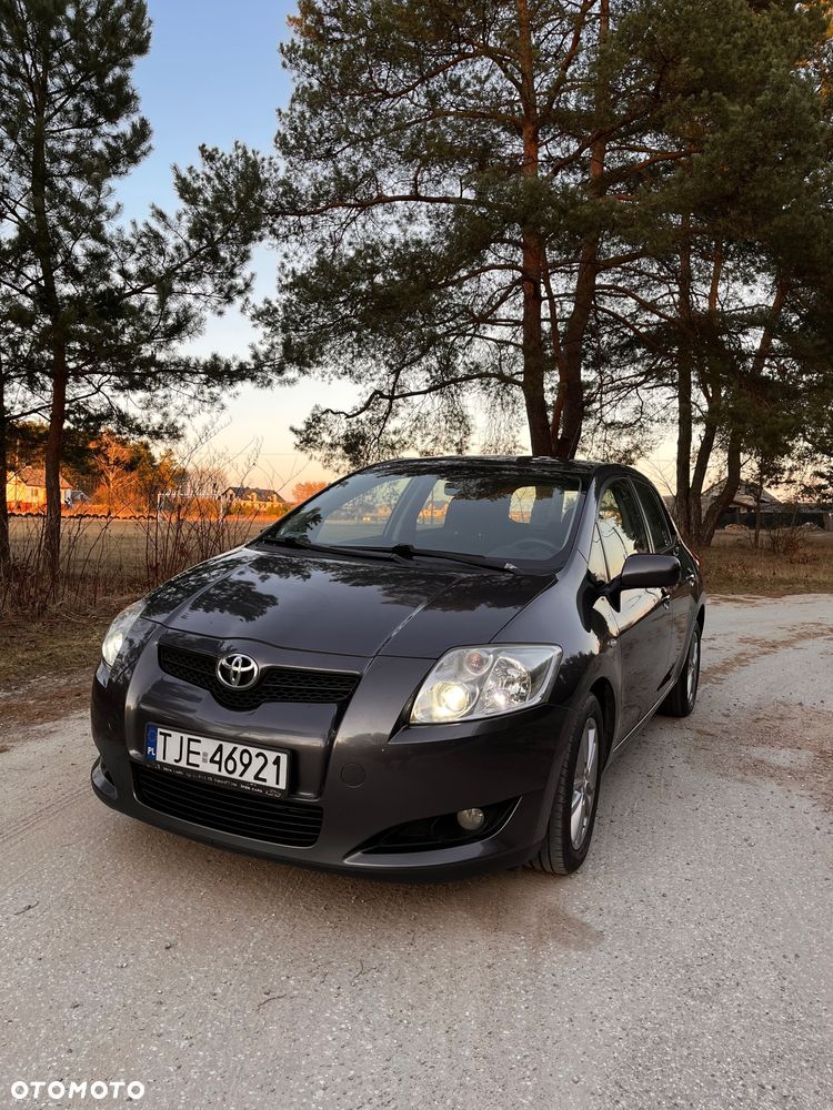 Toyota Auris 1.4 D-4D Luna - 1
