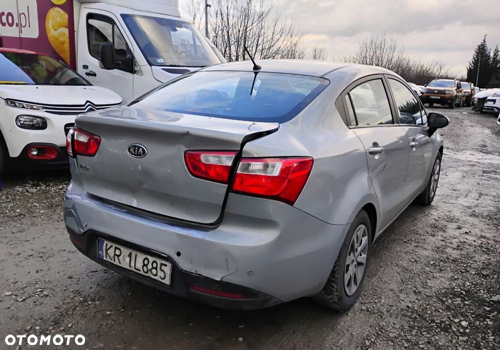 Kia Rio - 5