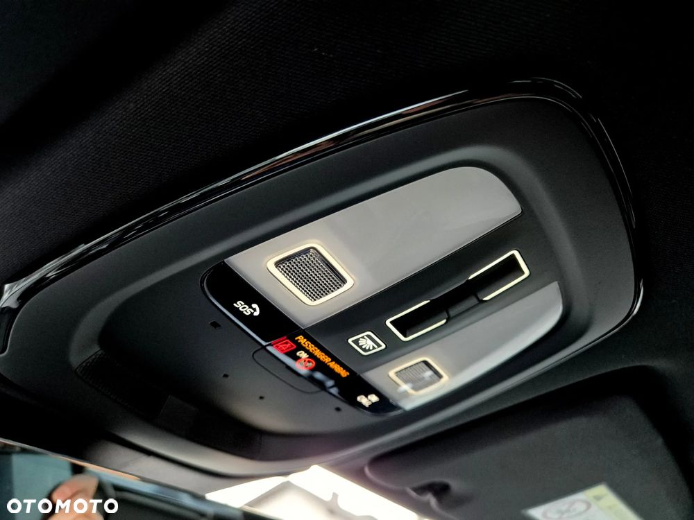 Volvo XC 60 T6 Plug-In Hybrid AWD Plus Dark - 31