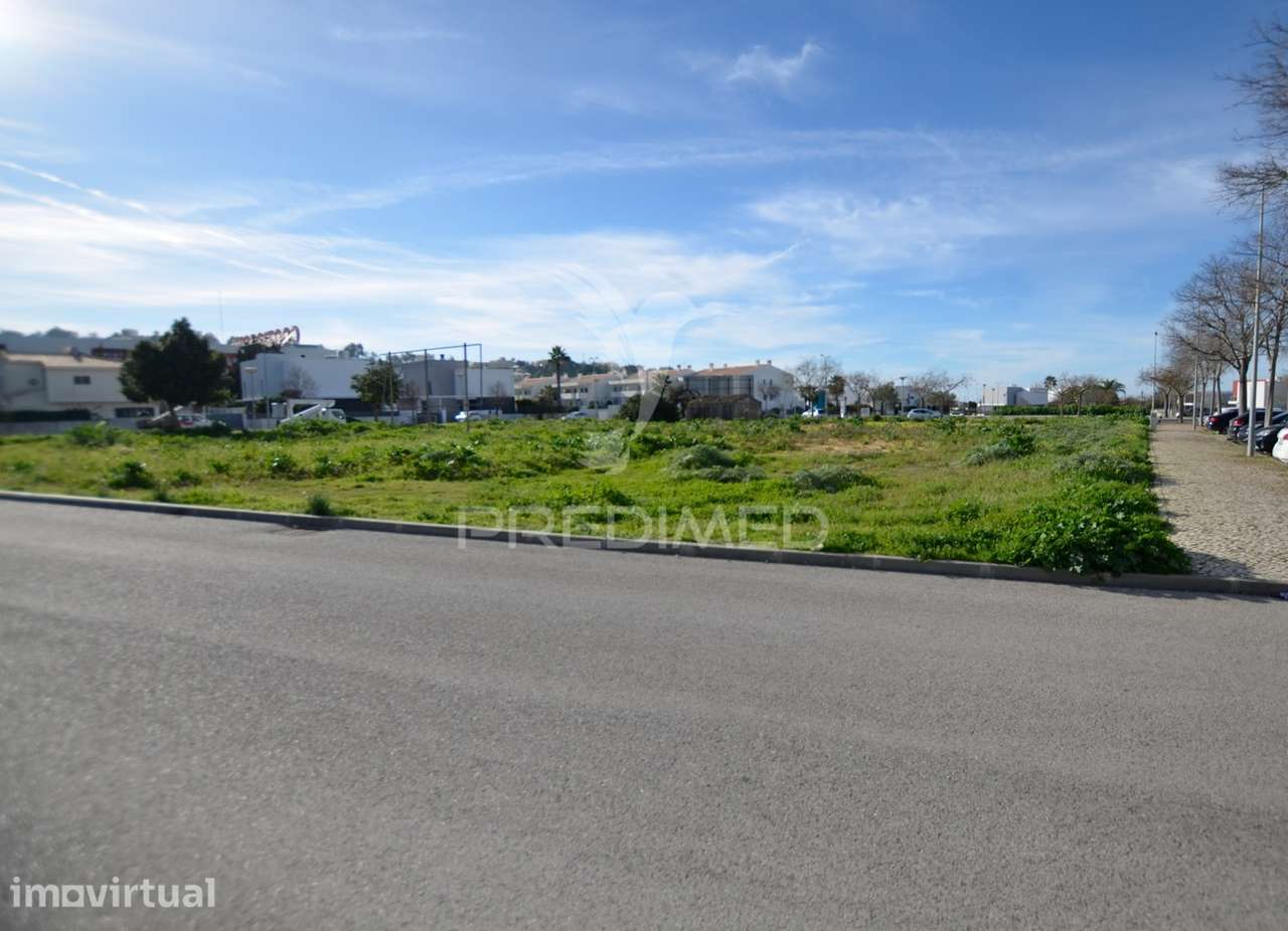 Terreno para construir para 15 fogos mais 1 loja em Loulé - Grande imagem: 4/10
