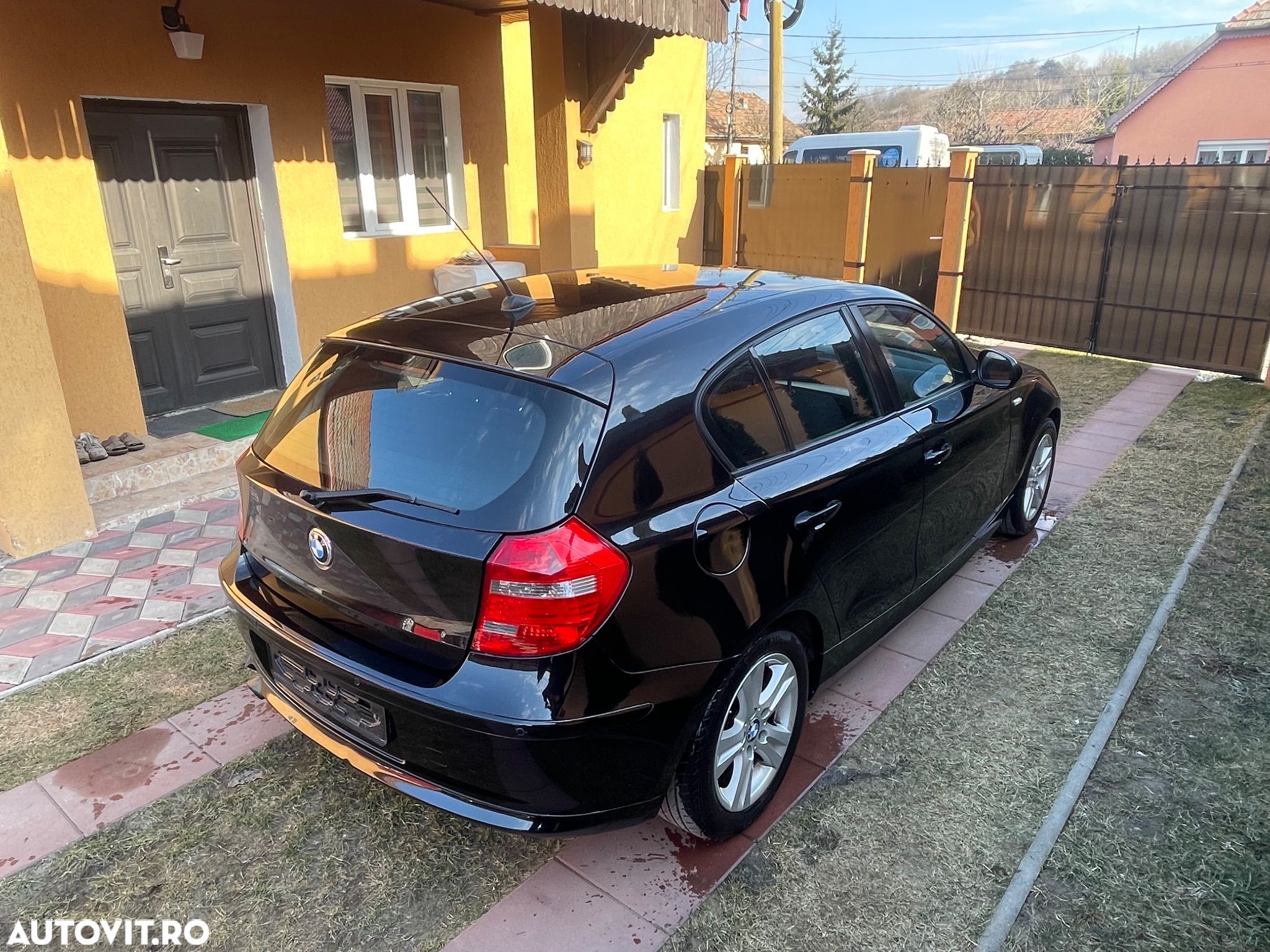 BMW Seria 1 118d DPF - 1
