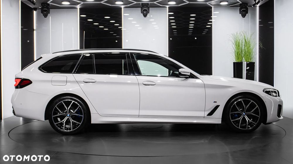 BMW Seria 5 520d xDrive M Sport sport - 9