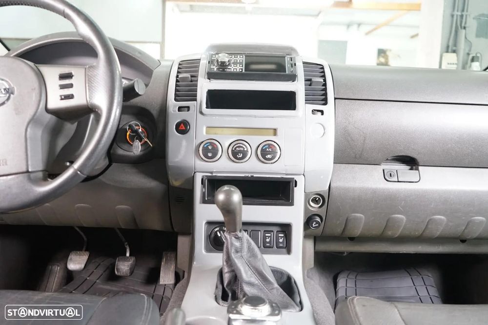 Nissan Navara 2.5 dCi CD SE C-Channel - 27