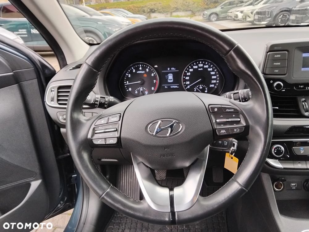 Hyundai i30 1.5 DPI Classic + - 12