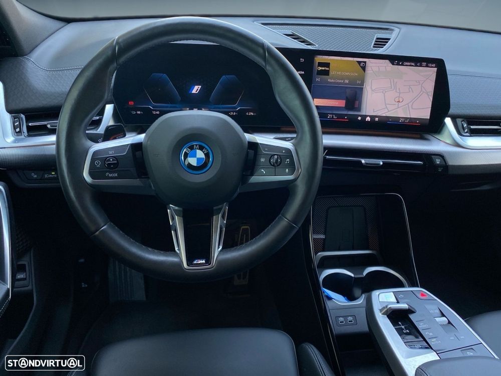 BMW iX2 eDrive20 Pack Desportivo M - 5