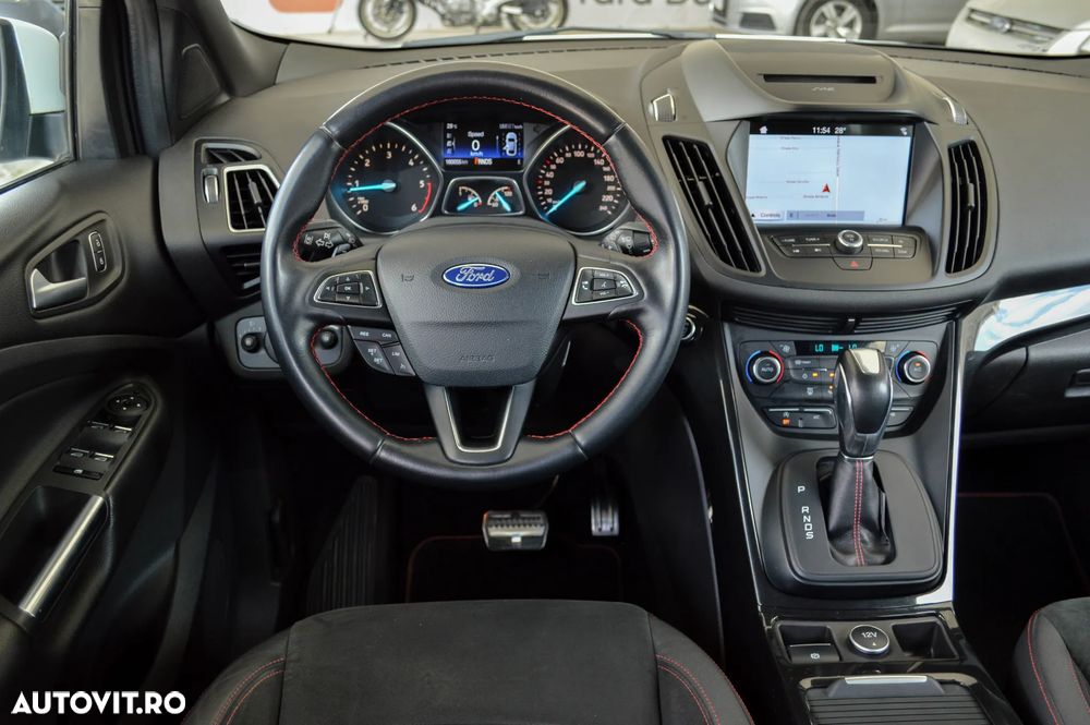 Ford Kuga 2.0 TDCi 2x4 Aut. ST-Line - 28