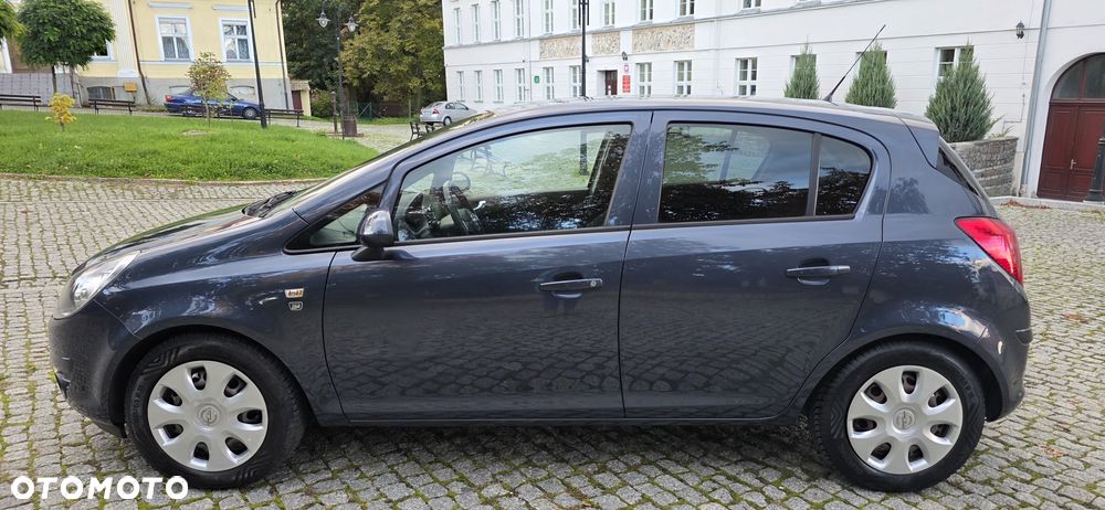 Opel Corsa 1.4 16V Edition - 11