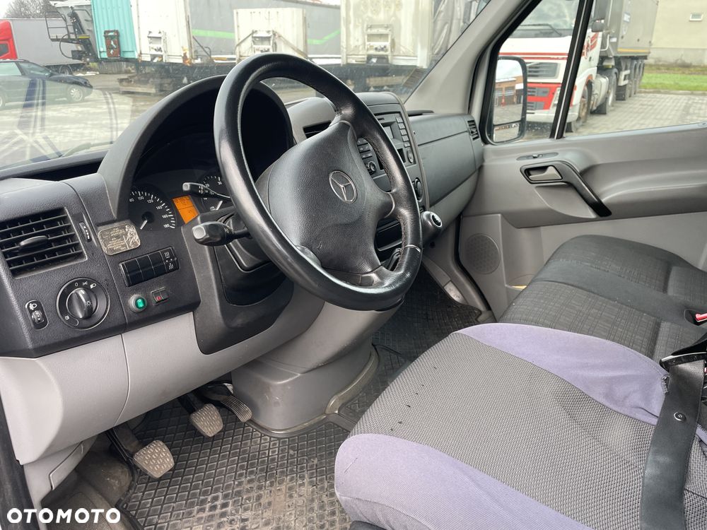 Mercedes-Benz Sprinter - 10