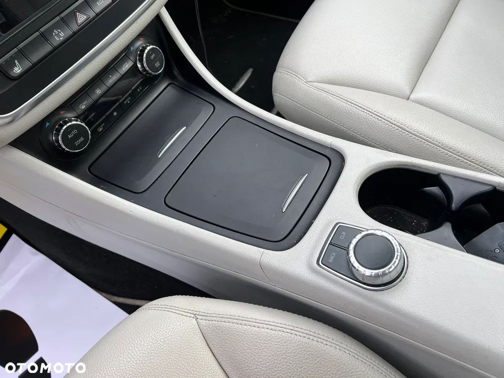 Mercedes-Benz CLA 250 7G-DCT - 14