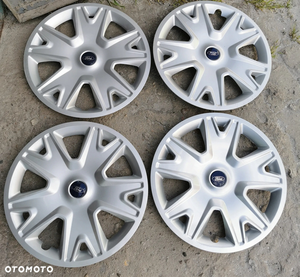 Ford Kuga II mk2 Kołpaki 17" KOMPLET