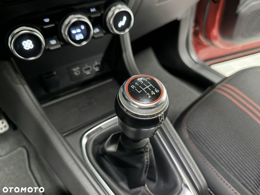 Renault Captur TCe Mild Hybrid 140 GPF TECHNO FAST TRACK - 27