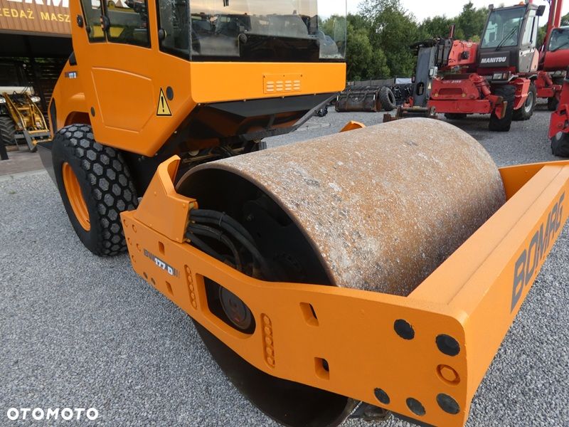 Bomag BW177D-4 / Walec Drogowy Guma - Stal / z Niemiec / 2600mtg / - 26