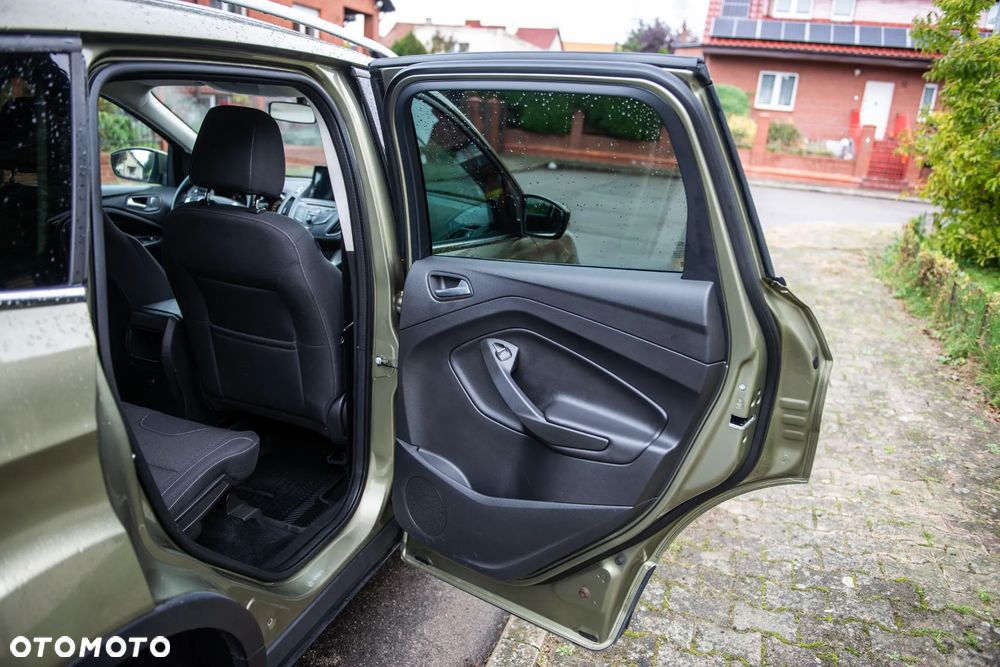 Ford Kuga 2.0 TDCi 2x4 Titanium - 23