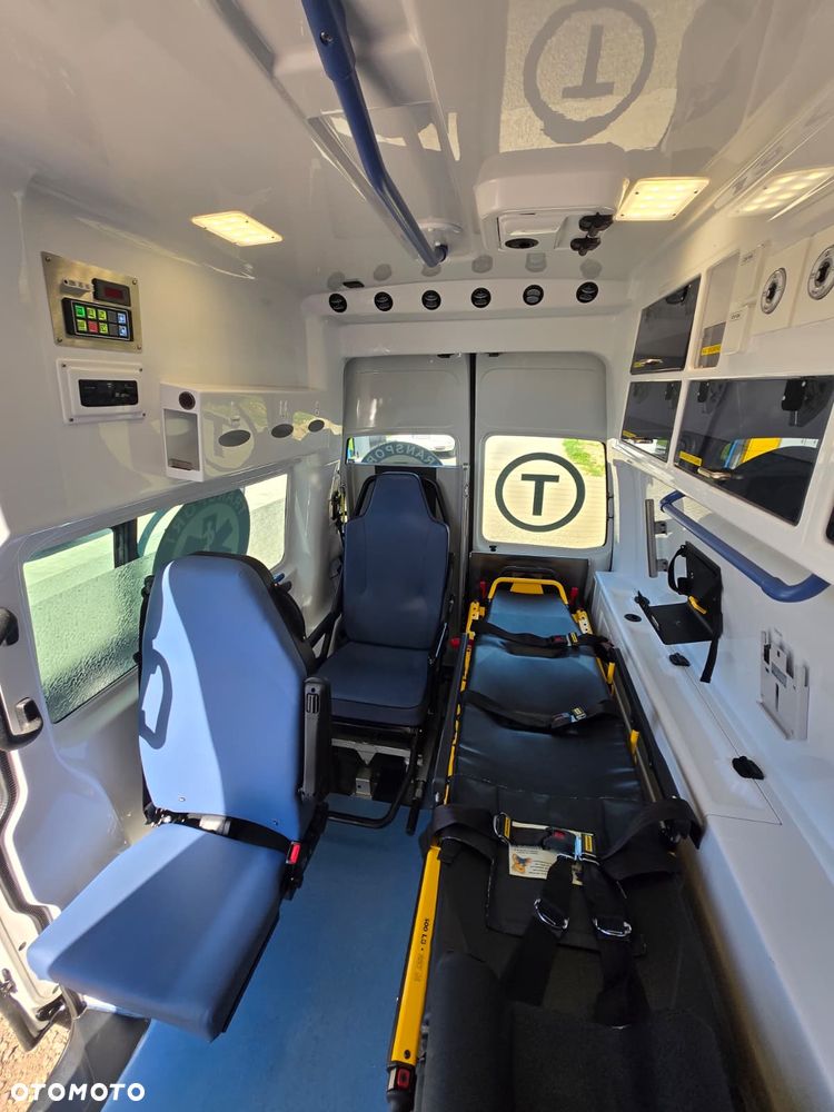 Volkswagen TRANSPORTER T6.1 Ambulans Karetka - 25