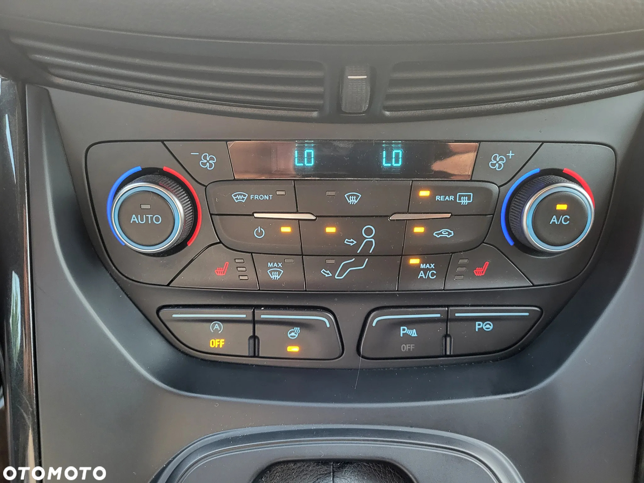Ford Kuga 2.0 TDCi 4x4 Titanium - 33