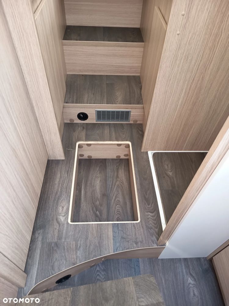 Sunlight Ducato camper - 30